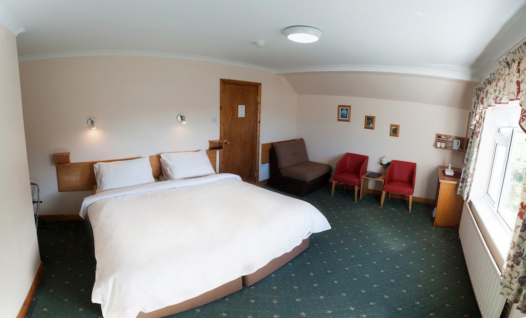 Iveragh Heights Bed & Breakfast Cahersiveen Oda fotoğraf