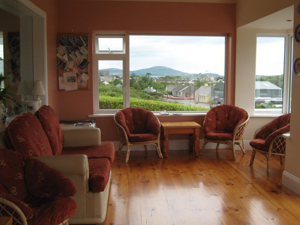 Iveragh Heights Bed & Breakfast Cahersiveen Oda fotoğraf